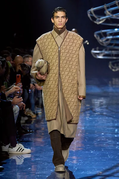 Look 30